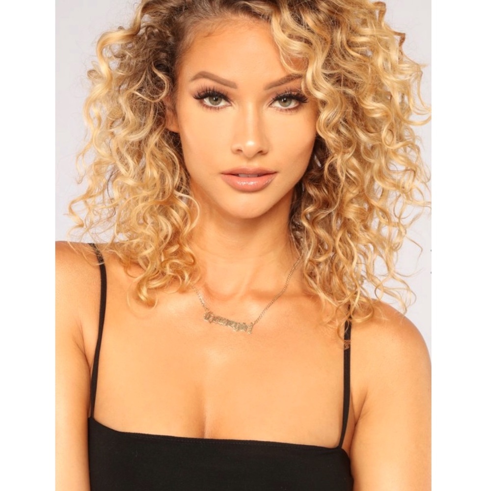 Fashion Nova necklace